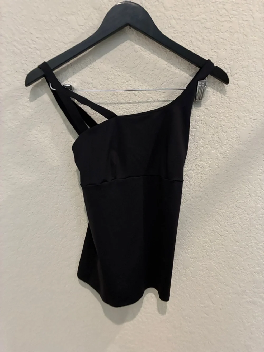 ALO Yoga Black Scoop Neck Tank